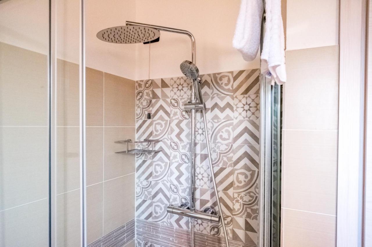 Residenza Oleandro Lejlighed Desenzano del Garda Eksteriør billede